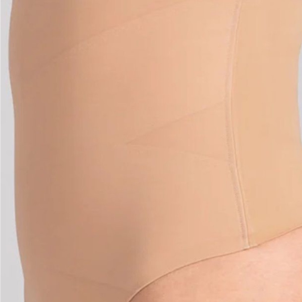 Honey love Women’s Super power Shaping Thong Color Sand Size L NWT